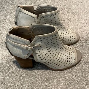 Super cute summer sandals shoes!